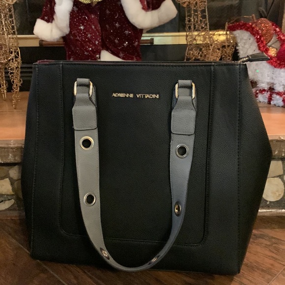 Adrienne Vittadini Bag - Picture 2 of 13